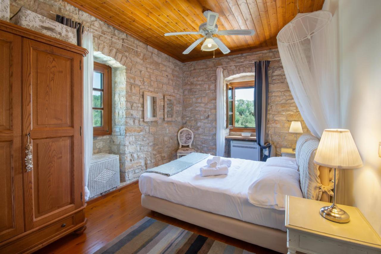 Kiparissi Villa Kourtaiika Luaran gambar