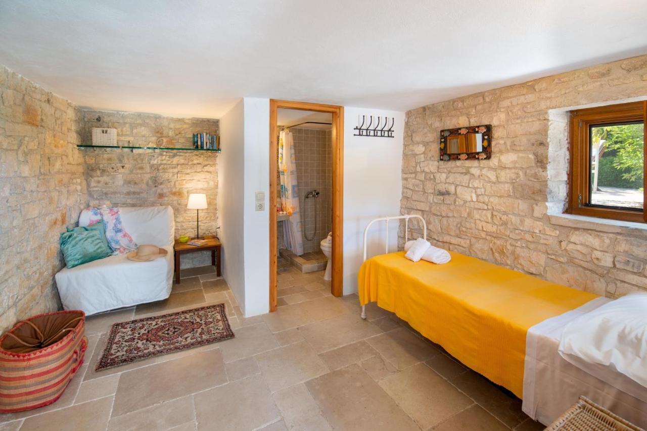 Kiparissi Villa Kourtaiika Luaran gambar