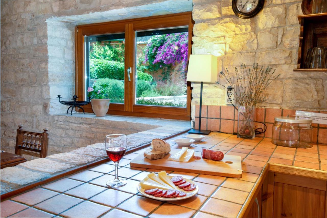 Kiparissi Villa Kourtaiika Luaran gambar