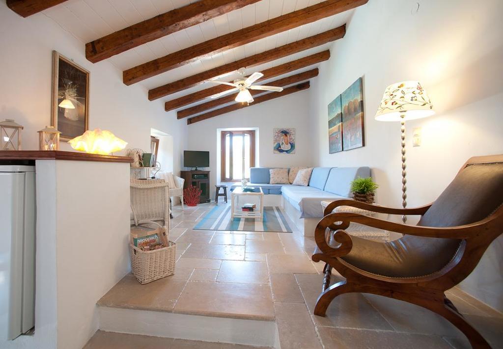Kiparissi Villa Kourtaiika Luaran gambar