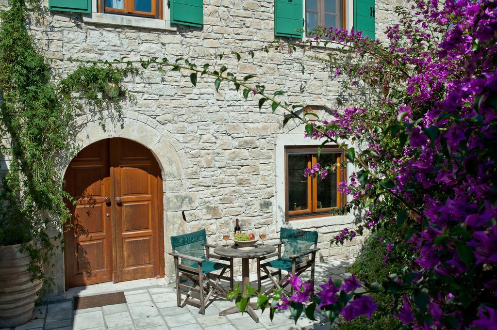 Kiparissi Villa Kourtaiika Luaran gambar